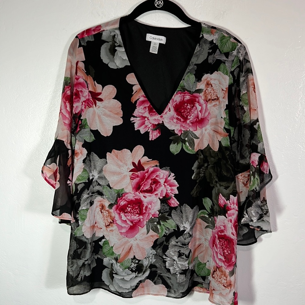 Calvin Klein Beautiful Floral Top Size M